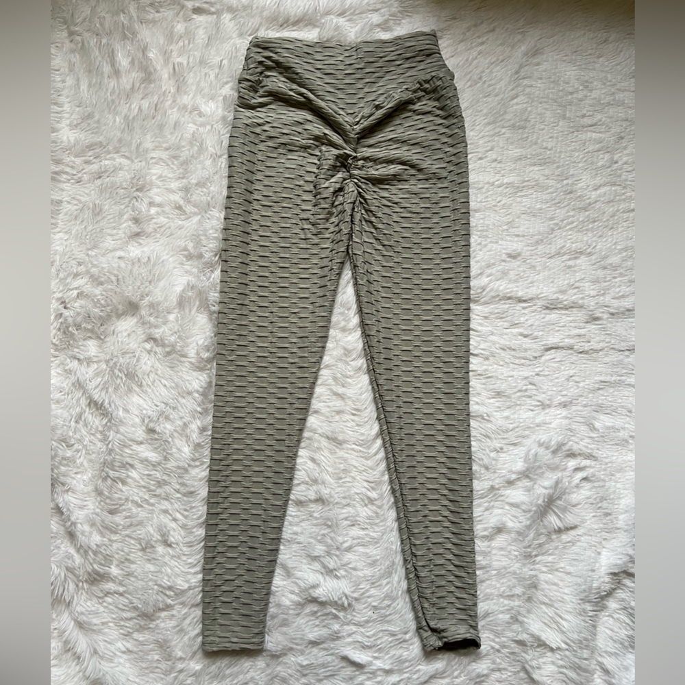 Ruched Butt High Waisted pucker texture leggings